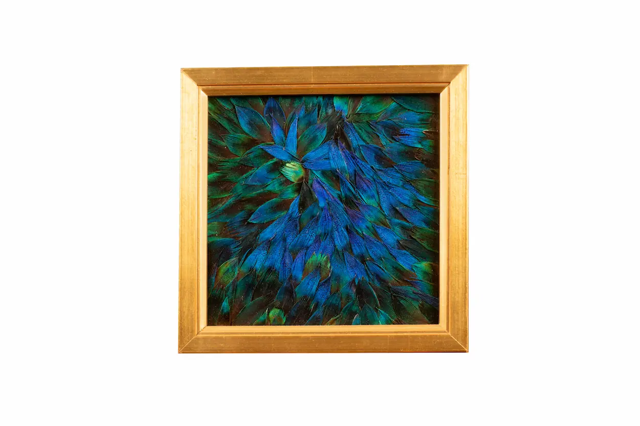 Tableau en plumes naturelles de PAON Bleu et Bleu/ Vert, fabriqué artisanalement dans mon atelier