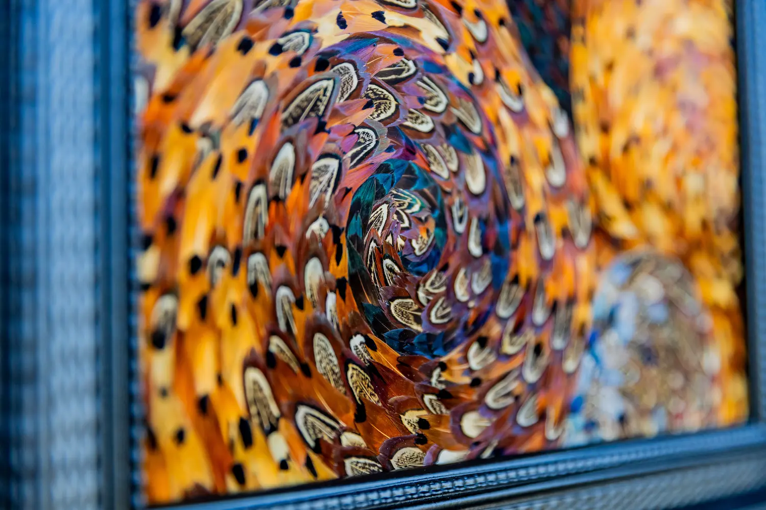 Tableau en plume l'éclat en plumes de faisan COLCHIDE marron et à motifs